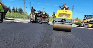 Best Asphalt Driveway Installation in Bloomingdale, FL